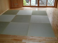 居間　琉球畳、ナラ無垢床